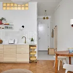 Daire Asboth 225 Cozy Center