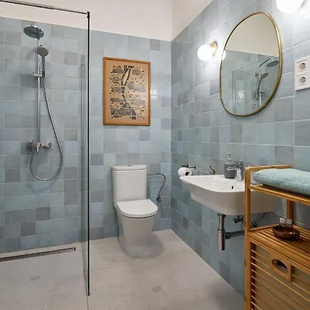 Asboth 225 Cozy Center Apartment *